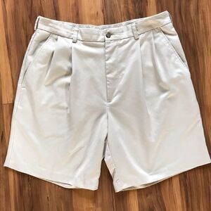 Izod Men's Khaki Shorts